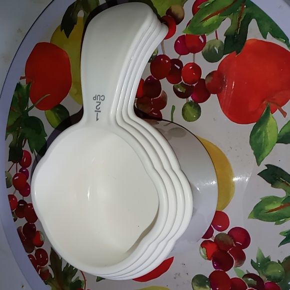 Tupperware Other - Tupperware Measuring Cups Set of 4